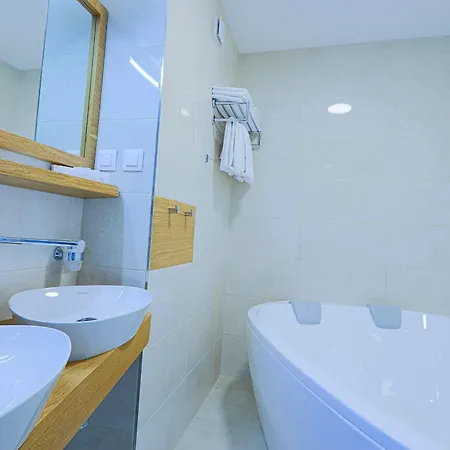 Metropol Wellness & Congress 4*