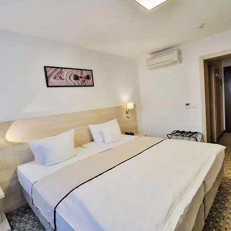 Otel Metropol Wellness & Congress 4*