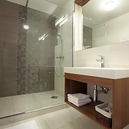 Metropol Hotel 4*