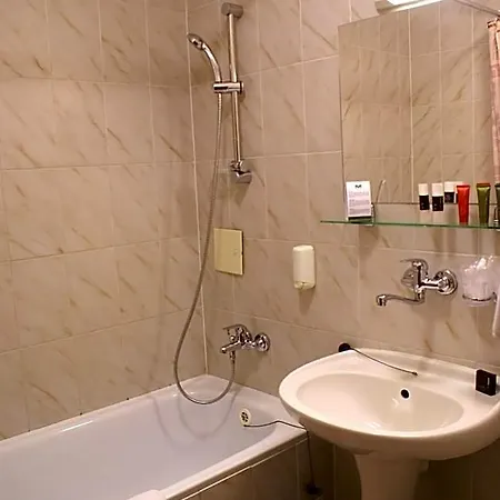 Metropol Hotel 4*
