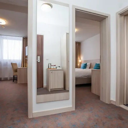 Metropol Wellness & Congress Hotell 4*